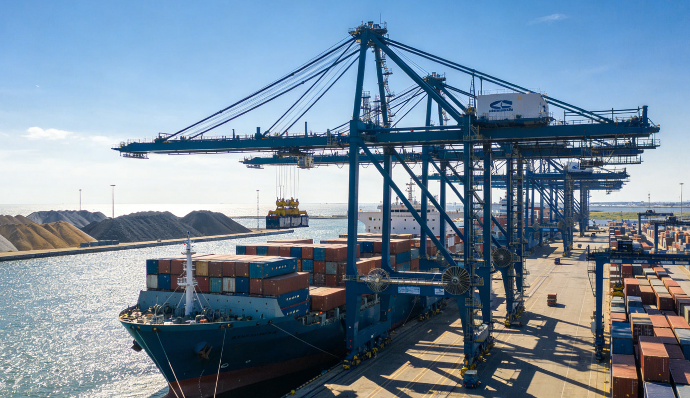 世界油阀霍尔木兹海峡：为何直接影响内贸集装箱海运成本？