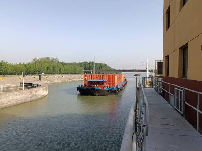 京杭运河山东段集装箱船运免费优先过闸