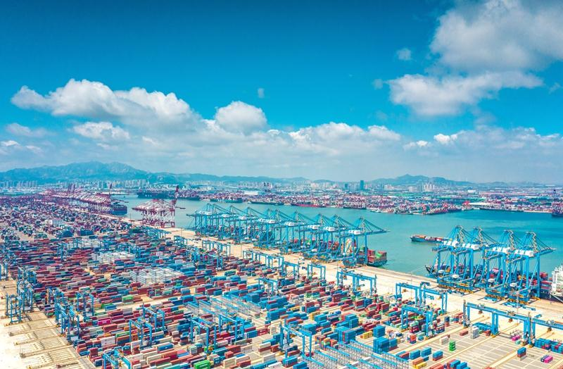 青岛港最新运营数据发布：集装箱业务与海铁联运双引擎驱动增长